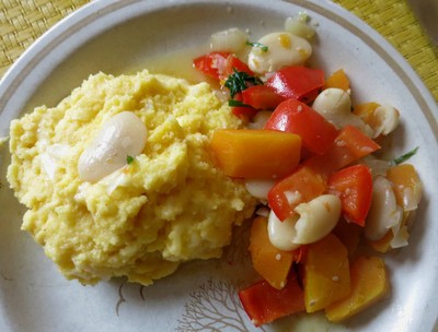 Ackerbohnen-Kürbisgemüse mit Polenta